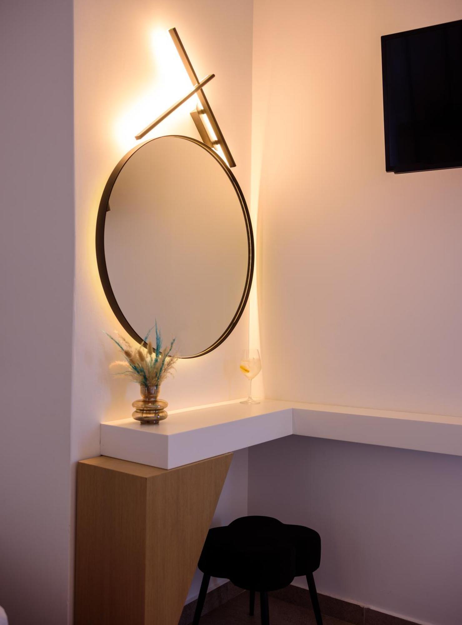 Astir Thira Hotel Fira  Habitación foto