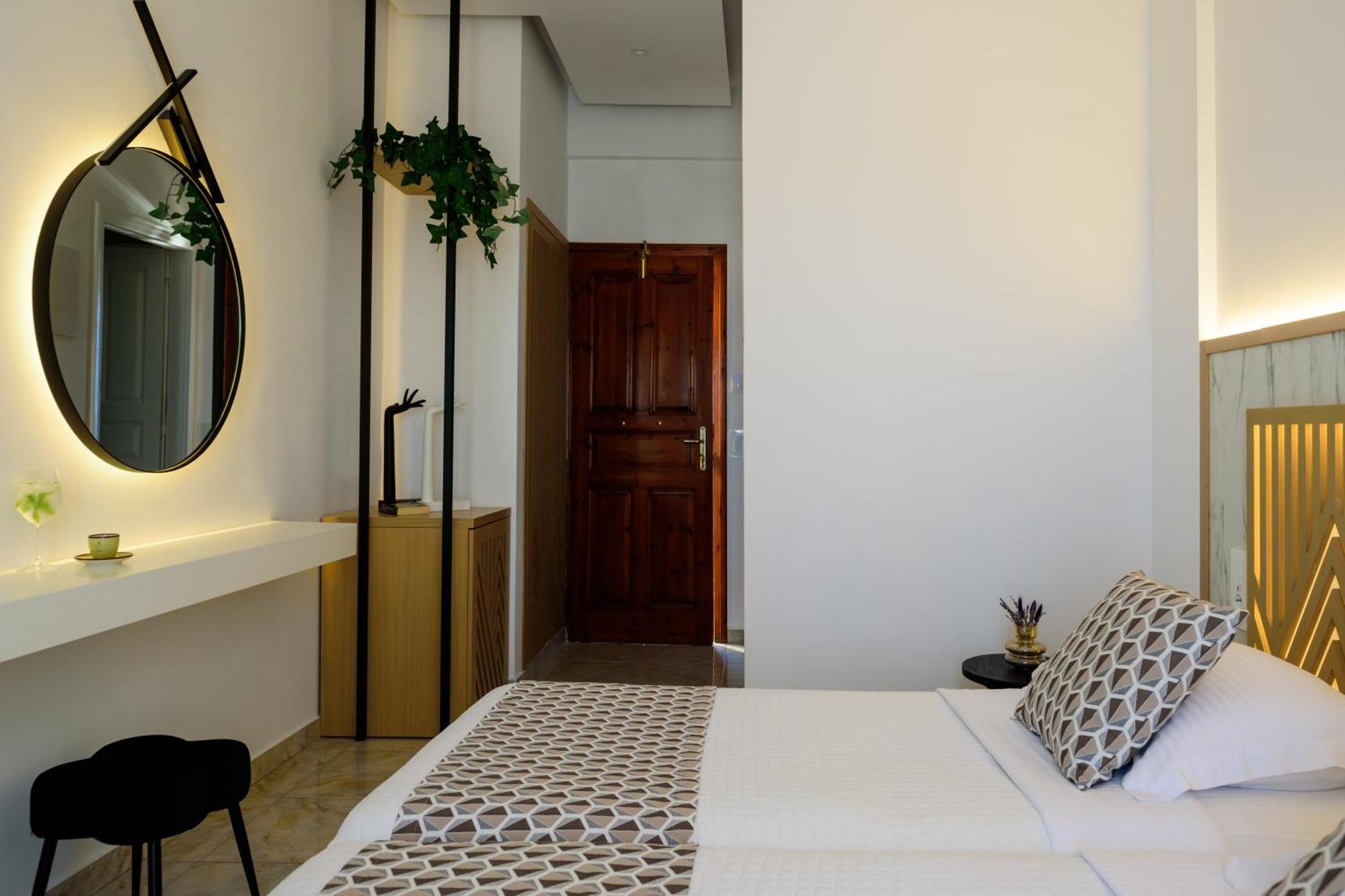 Astir Thira Hotel Fira  Habitación foto
