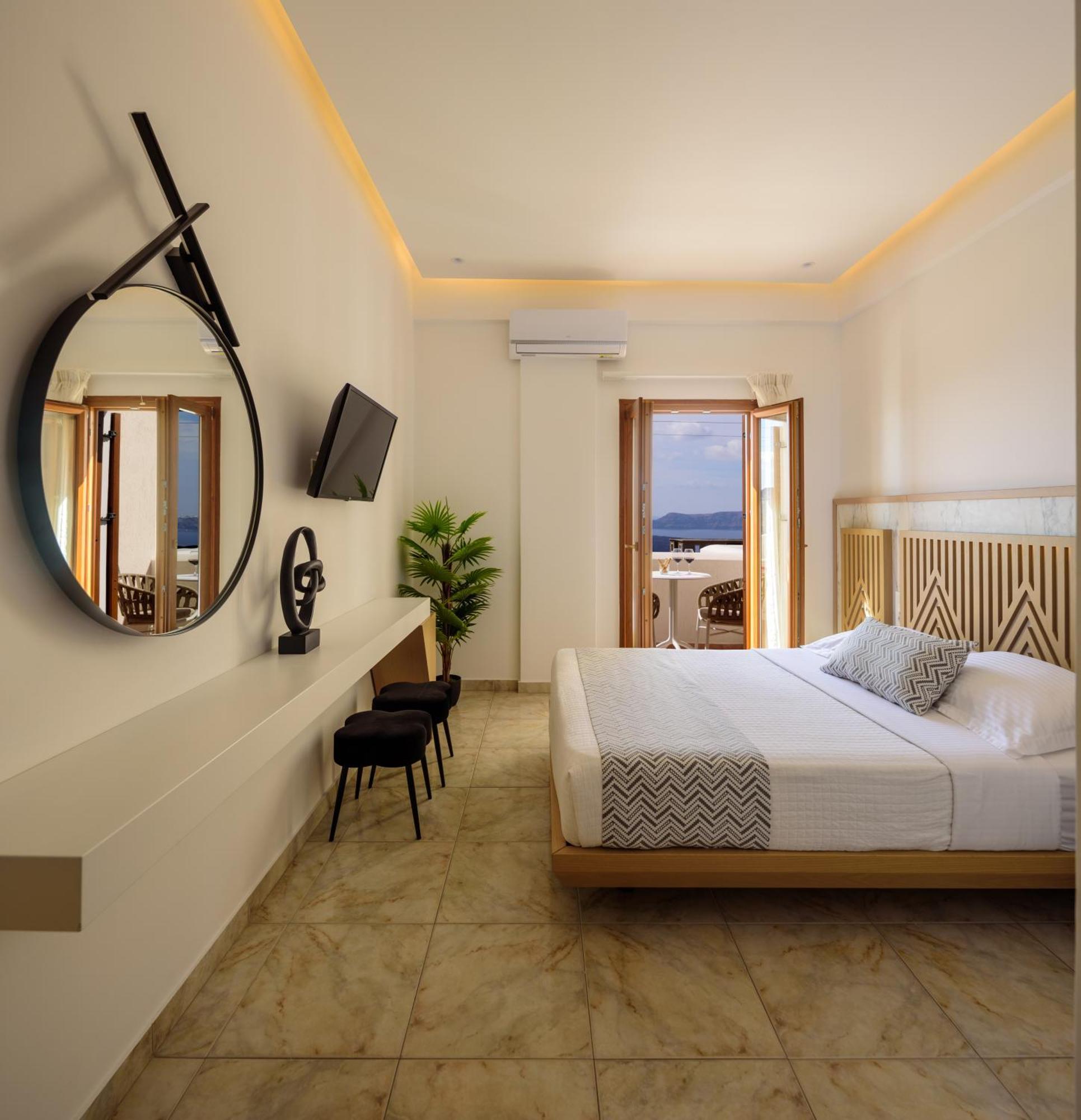 Astir Thira Hotel Fira  Habitación foto